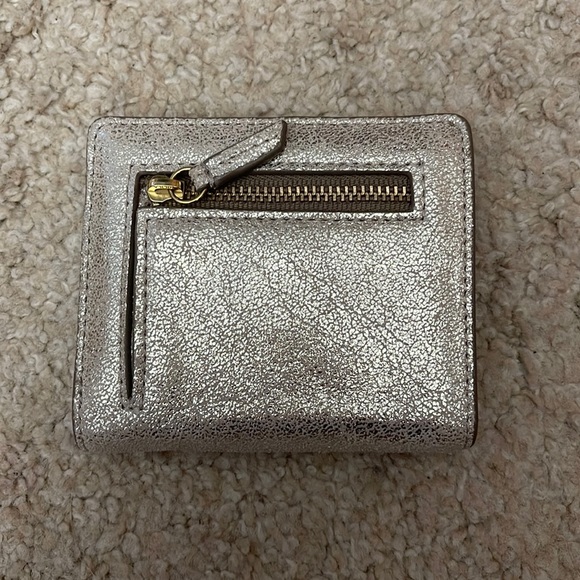 Gold fossil wallet!! - Picture 1 of 4